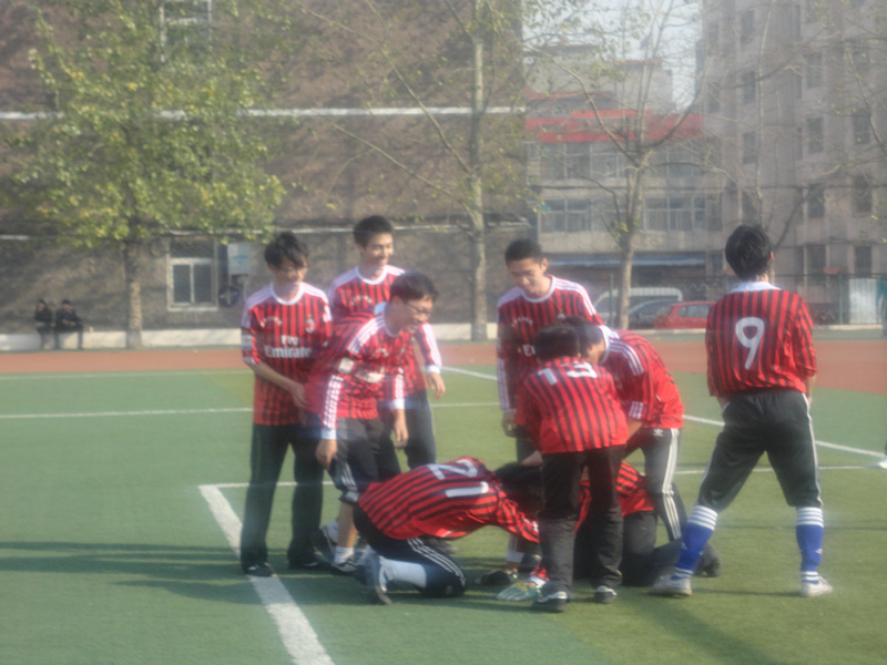 bet36365官网足球队完胜,获校足球联赛季军 bet36365官网足球队完胜,获校足球联赛季军