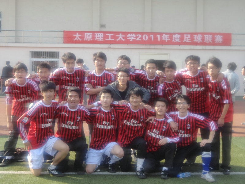bet36365官网足球队完胜,获校足球联赛季军 bet36365官网足球队完胜,获校足球联赛季军