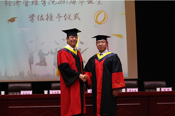 bet36365官网举行2017年毕业典礼暨学位授予仪式 bet36365官网举行2017年毕业典礼暨学位授予仪式